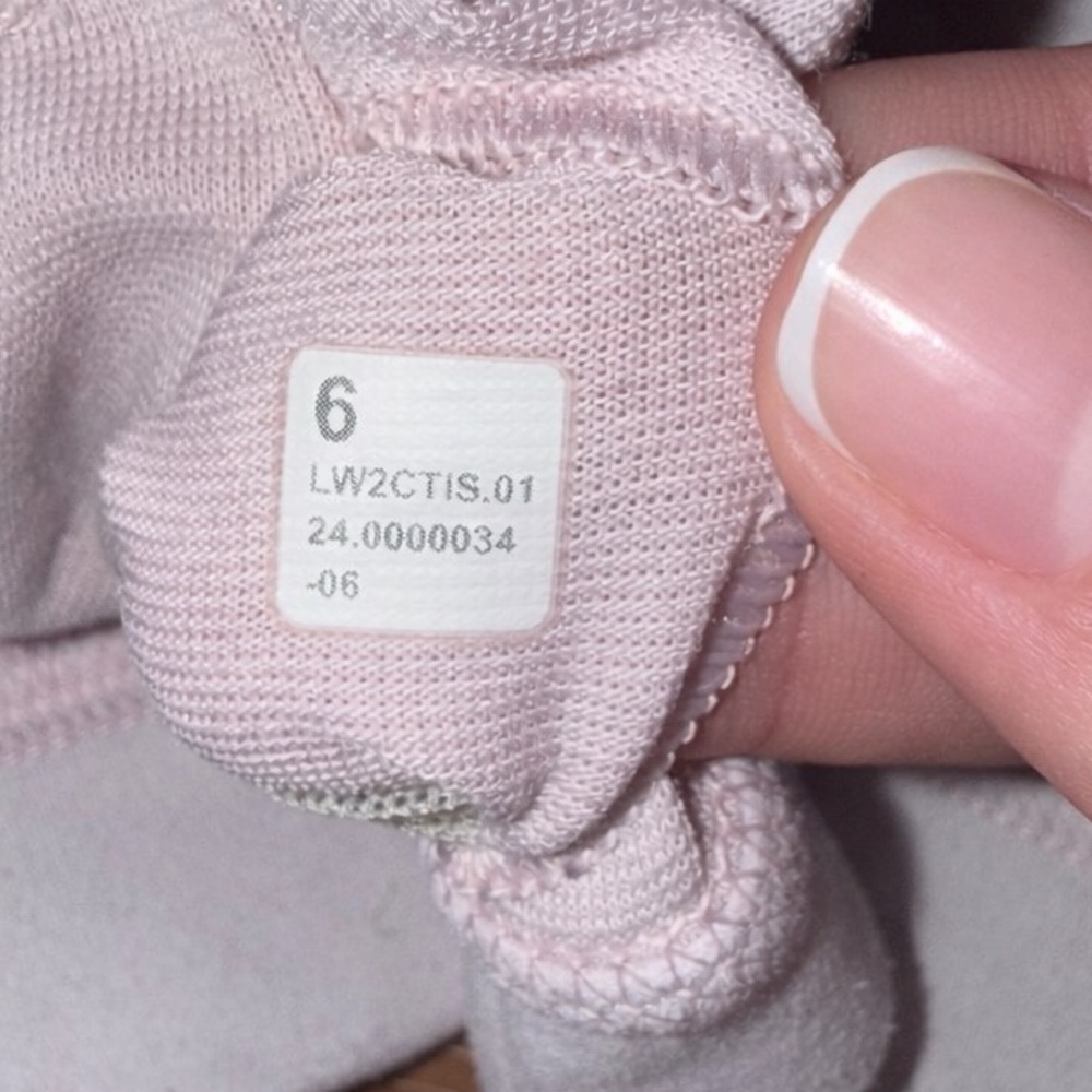 Pristine Lululemon Flow Y Bra Strawberry Milkshake Discontinued Size:6 - Picture 5 of 6